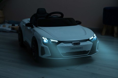 POJAZD NA AKUMULATOR AUDI RS ETRON GT WHITE POJAZD NA AKUMULATOR AUDI RS ETRON GT WHITE
