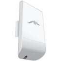 Ubiquiti NanoStation Loco M5 5GHz AirMax, 802.11a/n, 13 dBi Antenna, 23 dBm Ubiquiti NanoStation Loco M5 5GHz AirMax, 802.11a/n, 13 dBi Antenna, 23 dBm