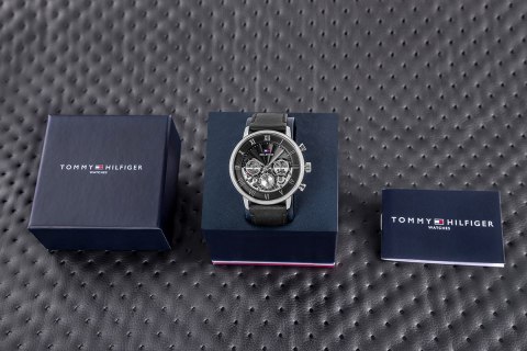 Zegarek Męski Tommy Hilfiger Legend 1710565 + BOX Tommy Hilfiger Zegarek Męski Tommy Hilfiger Legend 1710565 + BOX Tommy Hilfiger