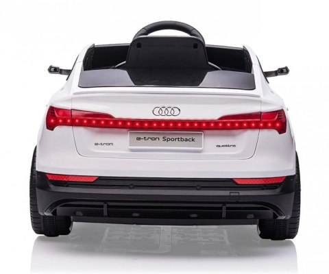 Milly Mally Pojazd na akumulator Audi E-Tron Sportback 4x4 White Milly Mally Pojazd na akumulator Audi E-Tron Sportback 4x4 White