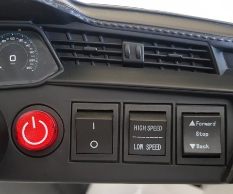 Milly Mally Pojazd na akumulator Audi E-Tron Sportback 4x4 White Milly Mally Pojazd na akumulator Audi E-Tron Sportback 4x4 White