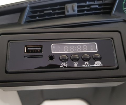 Milly Mally Pojazd na akumulator Audi E-Tron Sportback 4x4 White Milly Mally Pojazd na akumulator Audi E-Tron Sportback 4x4 White