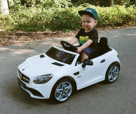 Milly Mally Pojazd na akumulator Mercedes-Benz SLC White Milly Mally Pojazd na akumulator Mercedes-Benz SLC White