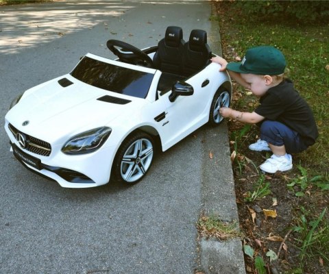 Milly Mally Pojazd na akumulator Mercedes-Benz SLC White Milly Mally Pojazd na akumulator Mercedes-Benz SLC White