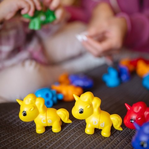 WOOPIE Figurki Montessori Zestaw Edukacyjny Jednorożce do Składania "Dopasuj Literki" 13 el. WOOPIE Figurki Montessori Zestaw Edukacyjny Jednorożce do Składania "Dopasuj Literki" 13 el.